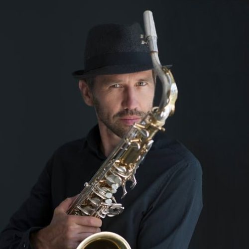 bartosz betkowski saksofonista mili morena band Bartosz Bętkowski - saksofonista i flecista.